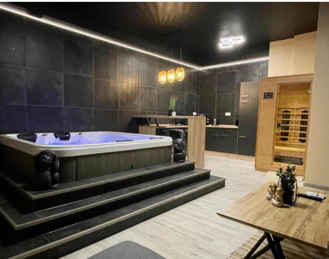 Appartamento Ancram Spa Miskolc Esterno foto